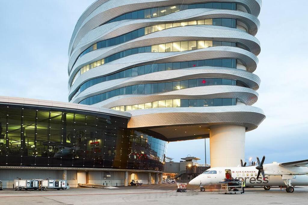 Bright Luxe Condo, Ac, Top Floor, King Bed, Balcony! 埃德蒙顿 外观 照片